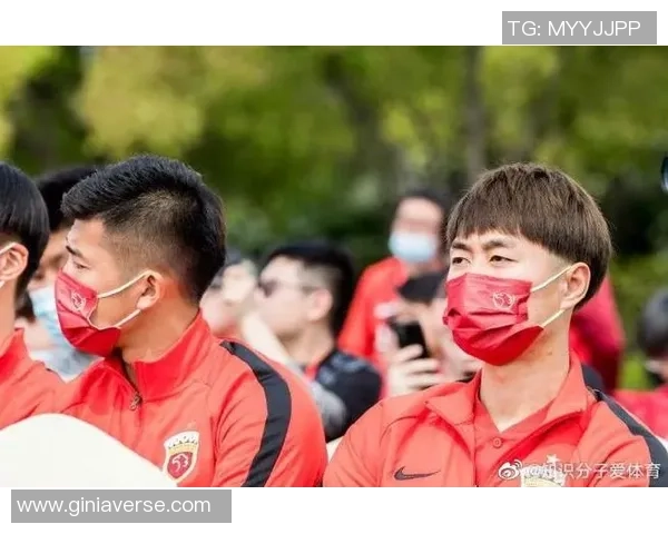 足球明星傅欢的个人简介与精彩瞬间全景展示